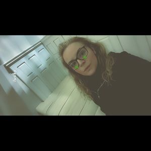 Meet your Posher, Elisa